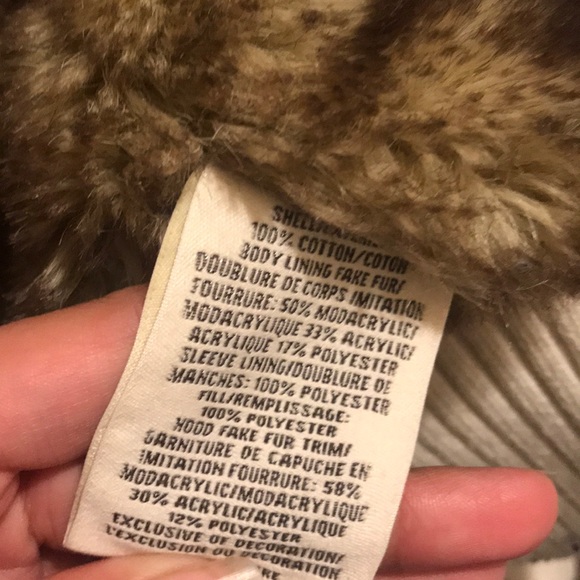 A&F with faux fur hood - Picture 5 of 7